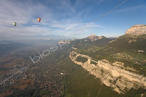 Biosphoto | 912751 | Balloons and the Chartreuse Massif Grésivaudan Alps France ; Icare cup | &copy; Jean-Baptiste Strobel / Biosphoto