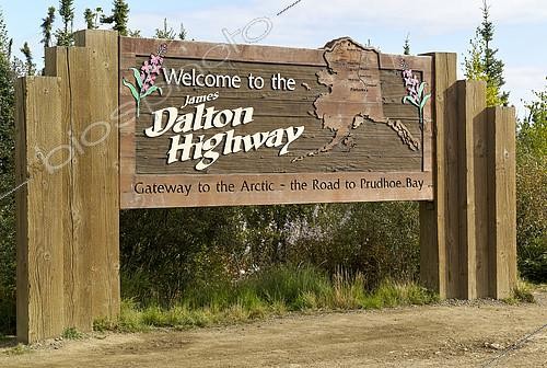 Biosphoto | 2149886 | Dalton Highway : from Fairbanks to Prudhoe Bay, Roadside Information Signs, Alaska, USA | &copy; Robert Valarcher / Biosphoto