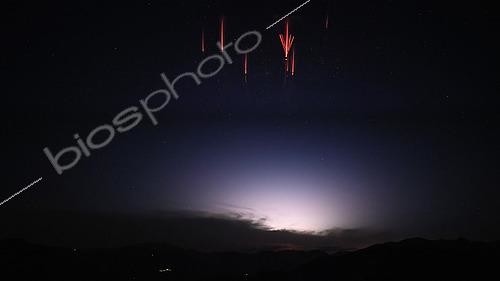 Biosphoto | 2590953 | Farfadets au dessus d'un orage en Rhône-Alpes, photographiés depuis Utelle, dans les Alpes-Maritimes, France | &copy; Christophe Suarez / Biosphoto