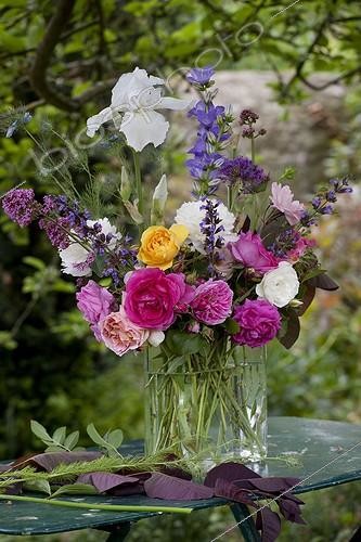 Biosphoto | 1646088 | Flowers bouquet on a garden terrace | &copy; NouN / Biosphoto