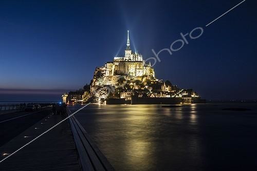 Biosphoto | 2033005 | High tide at Mont Saint-Michel at night - France  | &copy; Vincent M. / Biosphoto