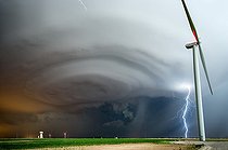 Biosphoto | 2025483 | Lightning and wind in the evening countryside - France | &copy; Xavier Delorme / Biosphoto