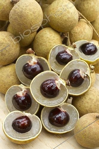 Biosphoto | 2076485 | Longani, longan (Dimocarpus longan). Syn.: Euphoria longan, Fruits | &copy; Frédéric Tournay / Biosphoto