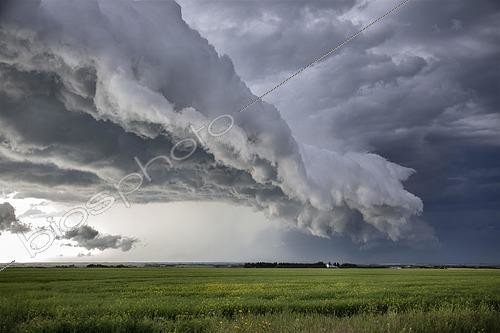 Biosphoto | 2592739 | Nuages d'orage dramatiques en été au dessus de la prairie, Saskatchewan, Canada | &copy; Mark Duffy / imageBROKER / Biosphoto