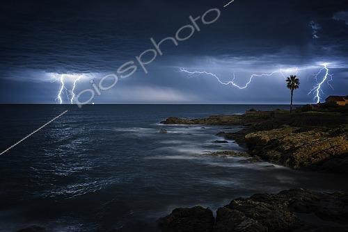 Biosphoto | 2590672 | Orage et foudre en mer Méditerranée, face à Saint Aygulf, Var, France | &copy; Christophe Suarez / Biosphoto