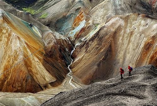 Biosphoto | 1470235 | Randonneurs dans un paysage volcanique en Islande | &copy; Thierry Vezon / Biosphoto