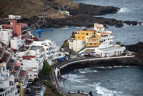 Biosphoto | 2609466 | Small natural pier at El Pris, in the municipality of Tacoronte. Coastal view of the northern part of Tenerife, Canary Islands. | &copy; Sergio Hanquet / Biosphoto