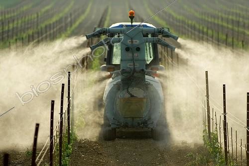 Biosphoto | 483007 | Spreading pesticides in a vineyard in spring France | &copy; Régis Domergue / Biosphoto