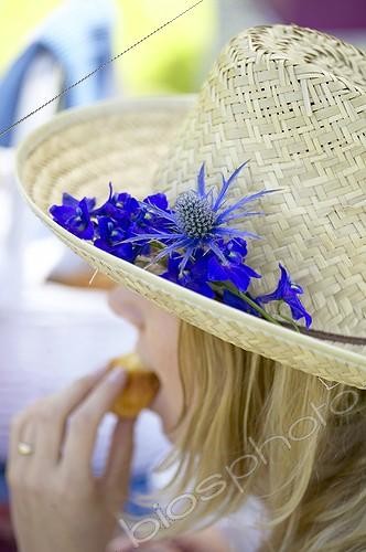 Biosphoto | 415440 | Straw hat with blue flowers | &copy; Visions Pictures / Biosphoto