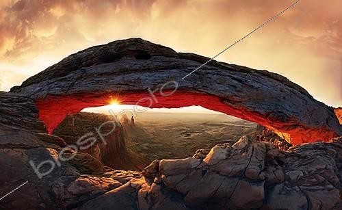 Biosphoto | 2093928 | Sunrise at Mesa Arch stone arch, Canyonlands National Park, near Moab, Utah, United States, North America | &copy; Michael Rucker / imageBROKER / Biosphoto