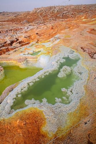 Biosphoto | 2088162 | Vasques d'eau acide dans le Dallol, Ethiopie | &copy; Stéphan Bonneau / Biosphoto